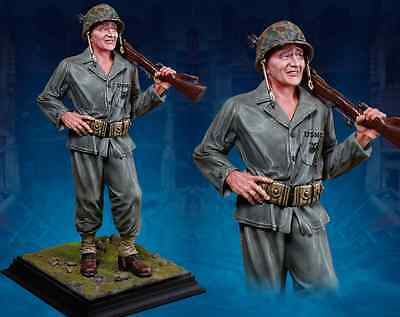 COLLECTORS SHOWCASE WW2 AMERICAN CS60009 JOHN WAYNE SANDS OF IWO JIMA STATUE MIB